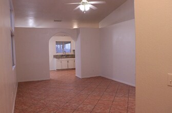 1720 Golden Sky Dr in Las Vegas, NV - Building Photo - Building Photo