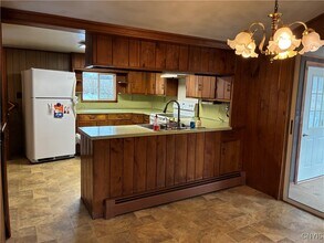 7470 Perry Rd in Baldwinsville, NY - Building Photo - Building Photo