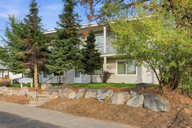 547 E Fairview Ave in Spokane, WA - Foto de edificio - Building Photo