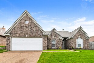 4874 Phipps Dr in Memphis, TN - Building Photo