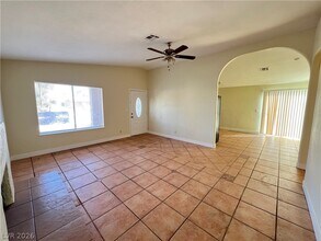 6617 Baywood Ave in Las Vegas, NV - Building Photo - Building Photo