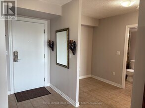 2088 Lawrence Ave W in Toronto, ON - Building Photo - Building Photo