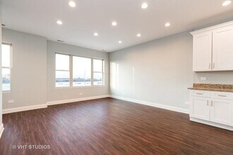 2237 W 18th St, Unit 1 in Chicago, IL - Building Photo - Building Photo