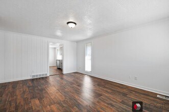 7817 Taft St in Midvale, UT - Foto de edificio - Building Photo