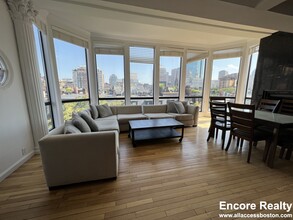 125 Beacon St, Unit #113 - PENTHOUSE in Boston, MA - Building Photo - Building Photo