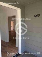 660 Monmouth St in Independence, OR - Building Photo - Building Photo