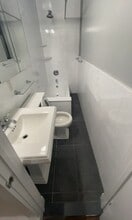 422 E 9th St in New York, NY - Building Photo - Building Photo