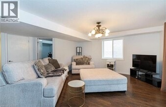 1176 Birchwood Dr in London, ON - Building Photo - Building Photo