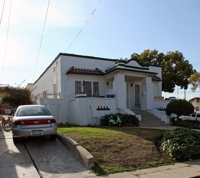 2800 Fairmount St in Los Angeles, CA - Foto de edificio - Building Photo