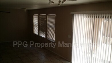 9441 W Jamestown Rd in Phoenix, AZ - Building Photo - Building Photo