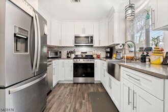 49 Cliffside Trail in Denville, NJ - Building Photo - Building Photo