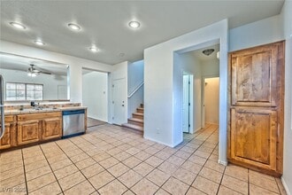6318 Cheval Lake Way in Las Vegas, NV - Foto de edificio - Building Photo