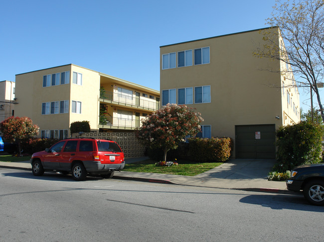 470 Idaho St in San Mateo, CA - Foto de edificio - Building Photo