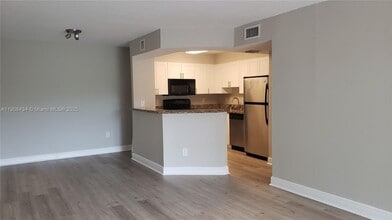 4810 NW 79th Ave in Doral, FL - Building Photo - Building Photo