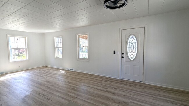 1874 Manor Dr in Norton Shores, MI - Building Photo - Building Photo