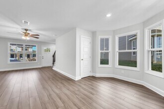 201 W Point Dr in Clarksville, TN - Building Photo - Building Photo