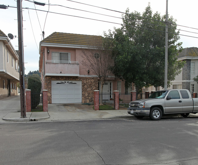 512-516 Chestnut Ave in Los Angeles, CA - Building Photo - Building Photo