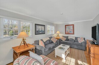 44 Wireless Rd in East Hampton, NY - Building Photo - Building Photo