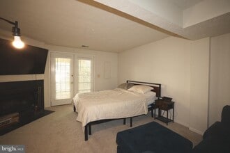 1939 Belmont Ridge Ct in Reston, VA - Building Photo - Building Photo