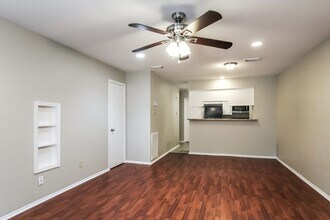 9 W Bigelow Oak Ct in The Woodlands, TX - Building Photo - Building Photo