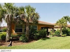 13526 Cambridge Ln in Naples, FL - Building Photo - Building Photo