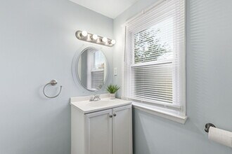 314 W Muir Ave in Hazel Park, MI - Building Photo - Building Photo