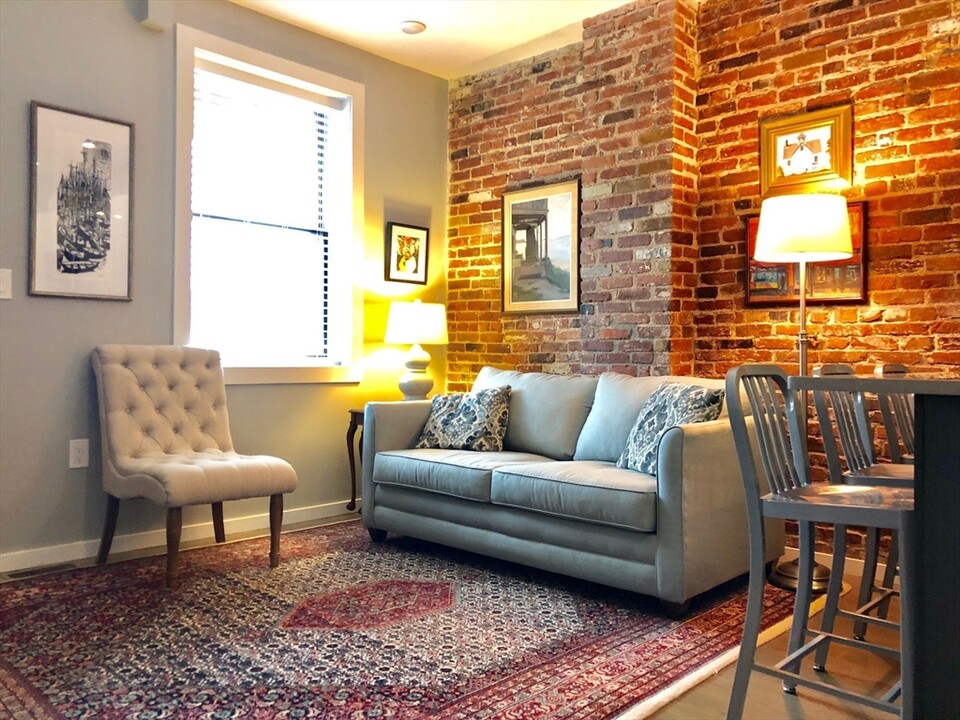 64 Frankfort St-Unit -2A in Boston, MA - Building Photo
