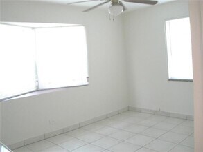 3012 Seville St in Fort Lauderdale, FL - Building Photo - Building Photo