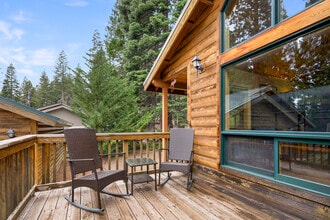 601 W Burnt Cedar Rd in Westwood, CA - Foto de edificio - Building Photo