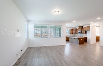 15810 Cole Brk Ct in Bakersfield, CA - Building Photo - Building Photo