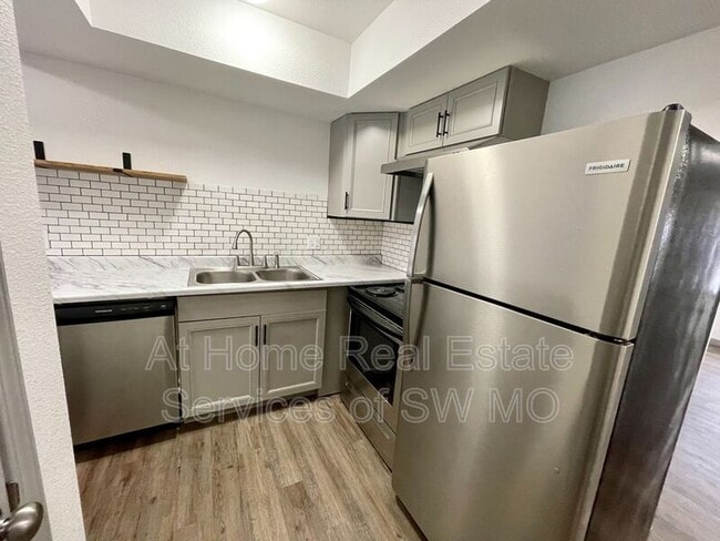 property at 1438 E Elm St