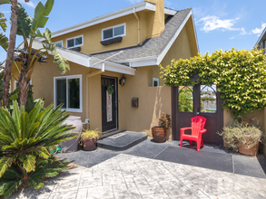 416 Virginia St, Unit ROOMS in El Segundo, CA - Building Photo - Building Photo