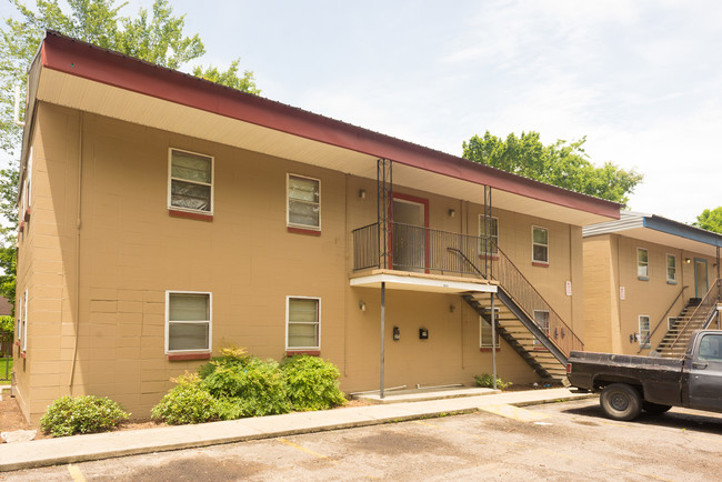 Fairwood Apartments in Baton Rouge, LA - Foto de edificio - Building Photo