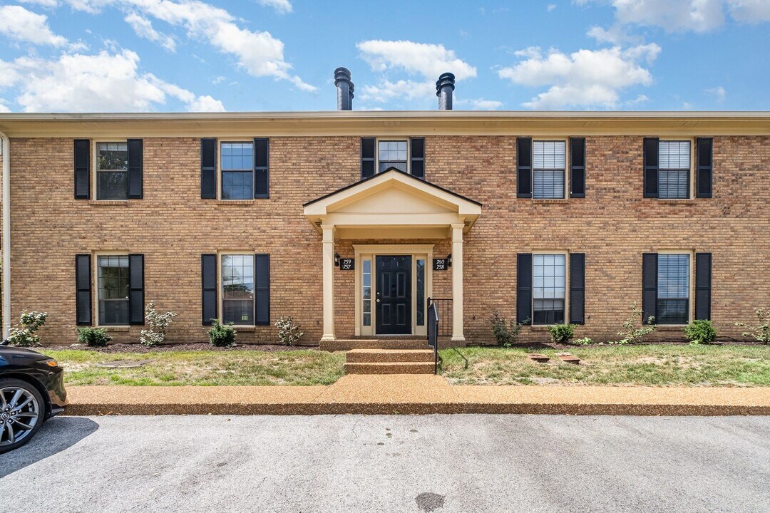 757 Fox Ridge Dr in Brentwood, TN - Building Photo