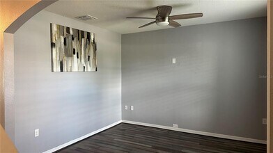 9766 Troncais Cir in Thonotosassa, FL - Foto de edificio - Building Photo