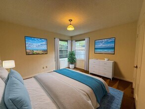 2375 Onyx St in Eugene, OR - Building Photo - Building Photo