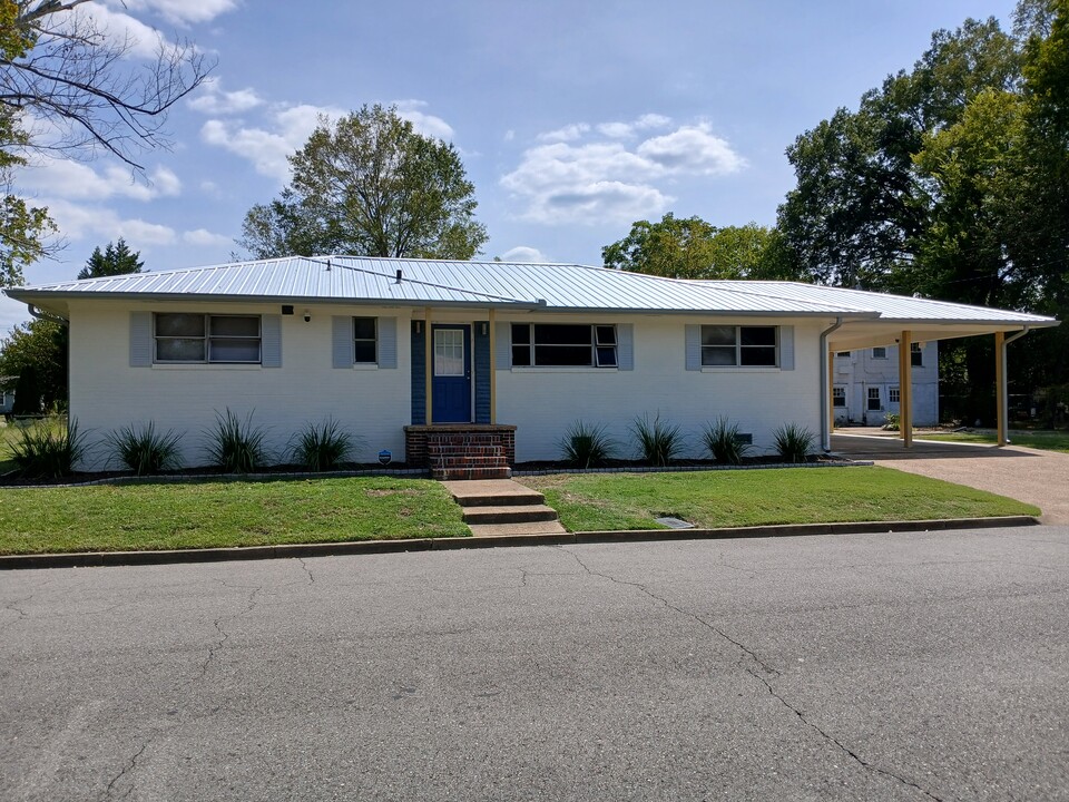 210 S 9th St in Gadsden, AL - Foto de edificio