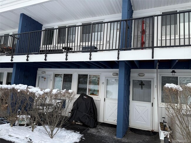 property at 3 Wyndover Woods Ln