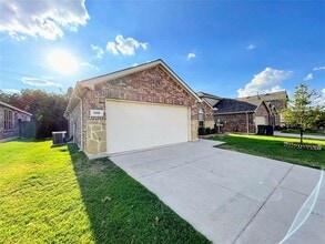 1910 Alamandine Ave in Aubrey, TX - Building Photo - Building Photo