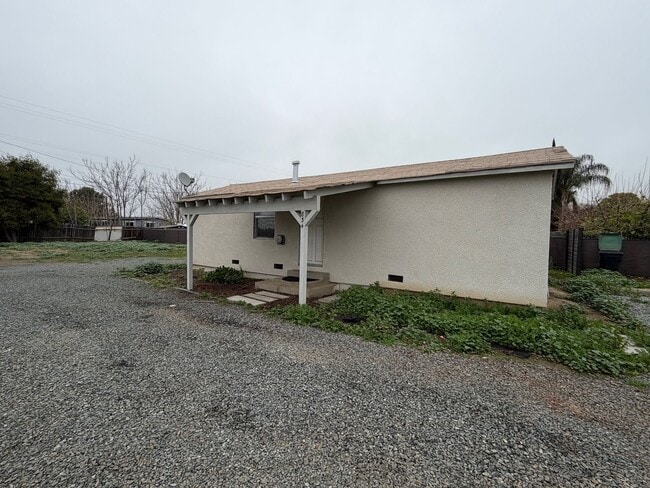 834 S Spruce Rd in Exeter, CA - Building Photo - Building Photo