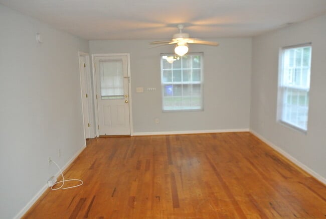 4 Clark Ct in Chapel Hill, NC - Building Photo - Building Photo