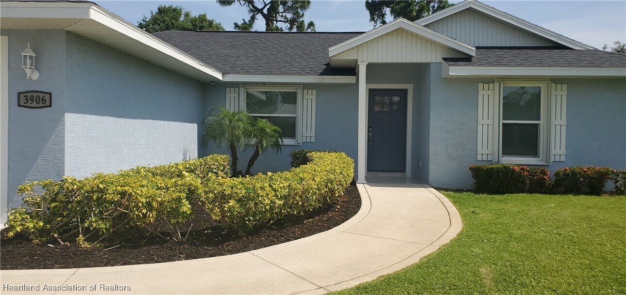 3906 Dauphine St in Sebring, FL - Building Photo