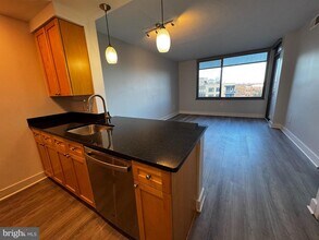 2001 15th St N in Arlington, VA - Building Photo - Building Photo