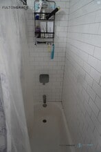 2031 W 23rd St, Unit #2 in Chicago, IL - Foto de edificio - Building Photo