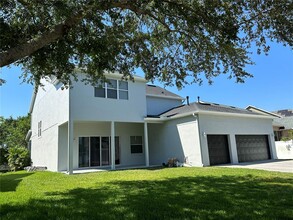 14227 Bluebird Park Rd in Windermere, FL - Foto de edificio - Building Photo