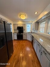 1960 Eastern Pkwy in Schenectady, NY - Building Photo - Building Photo