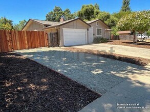 8428 Central Ave in Orangevale, CA - Building Photo - Building Photo
