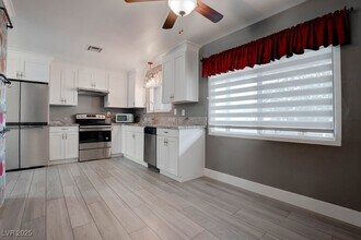 908 Bonita Ave in Las Vegas, NV - Building Photo - Building Photo