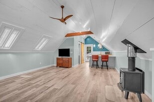 10 Wallace Brook Rd in Brookline, NH - Building Photo