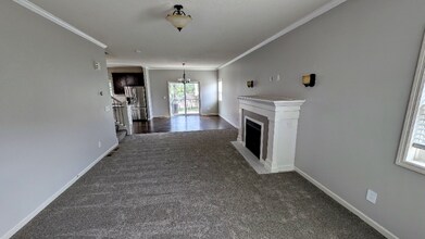 2568 Vierling Dr E in Shakopee, MN - Building Photo - Building Photo